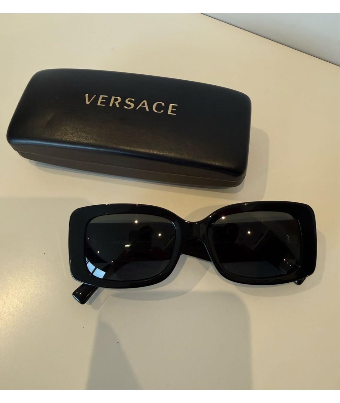 VERSACE Черные пластиковые солнцезащитные очки, фото 3