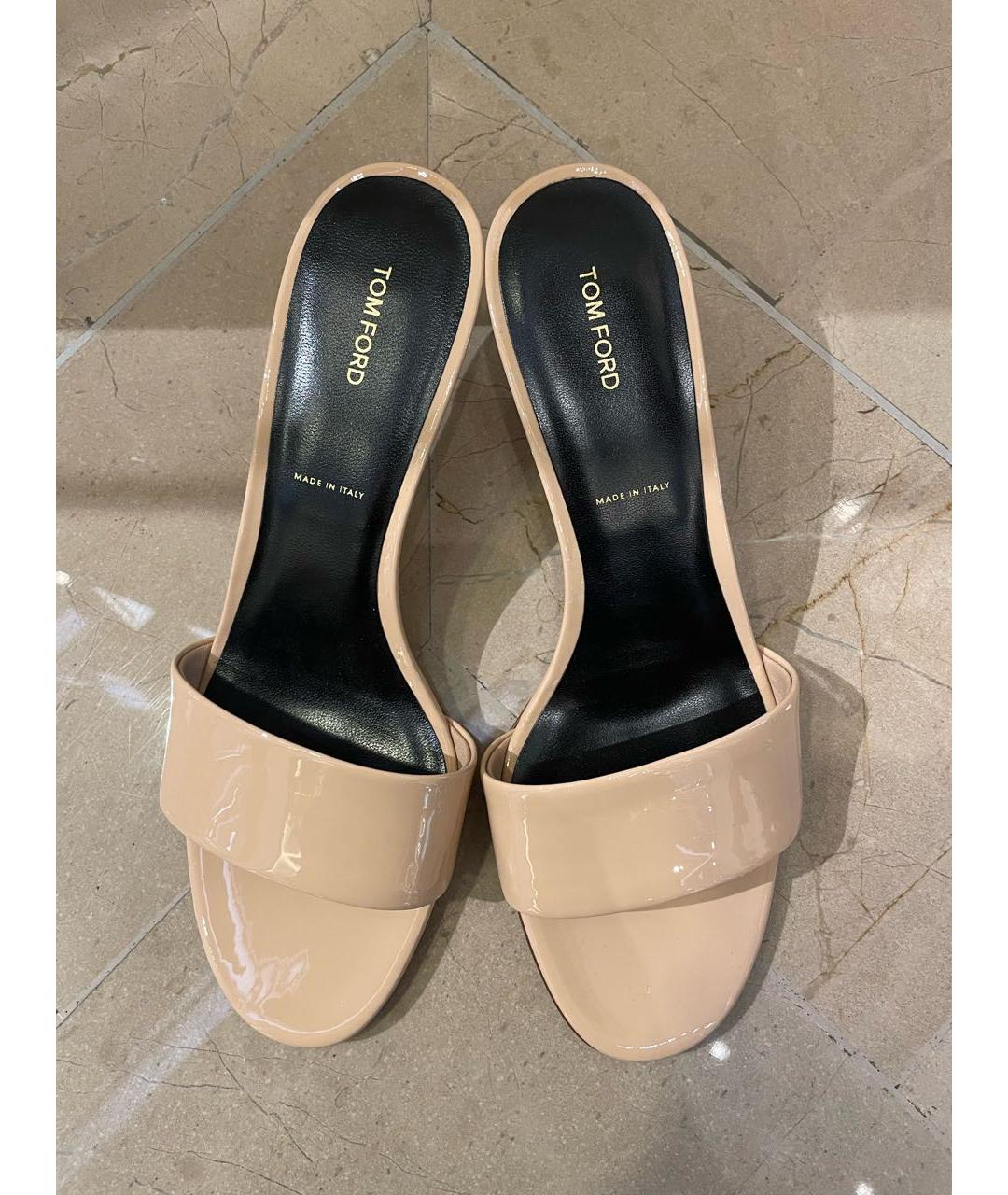 TOM FORD Бежевые мюли из лакированной кожи, фото 2
