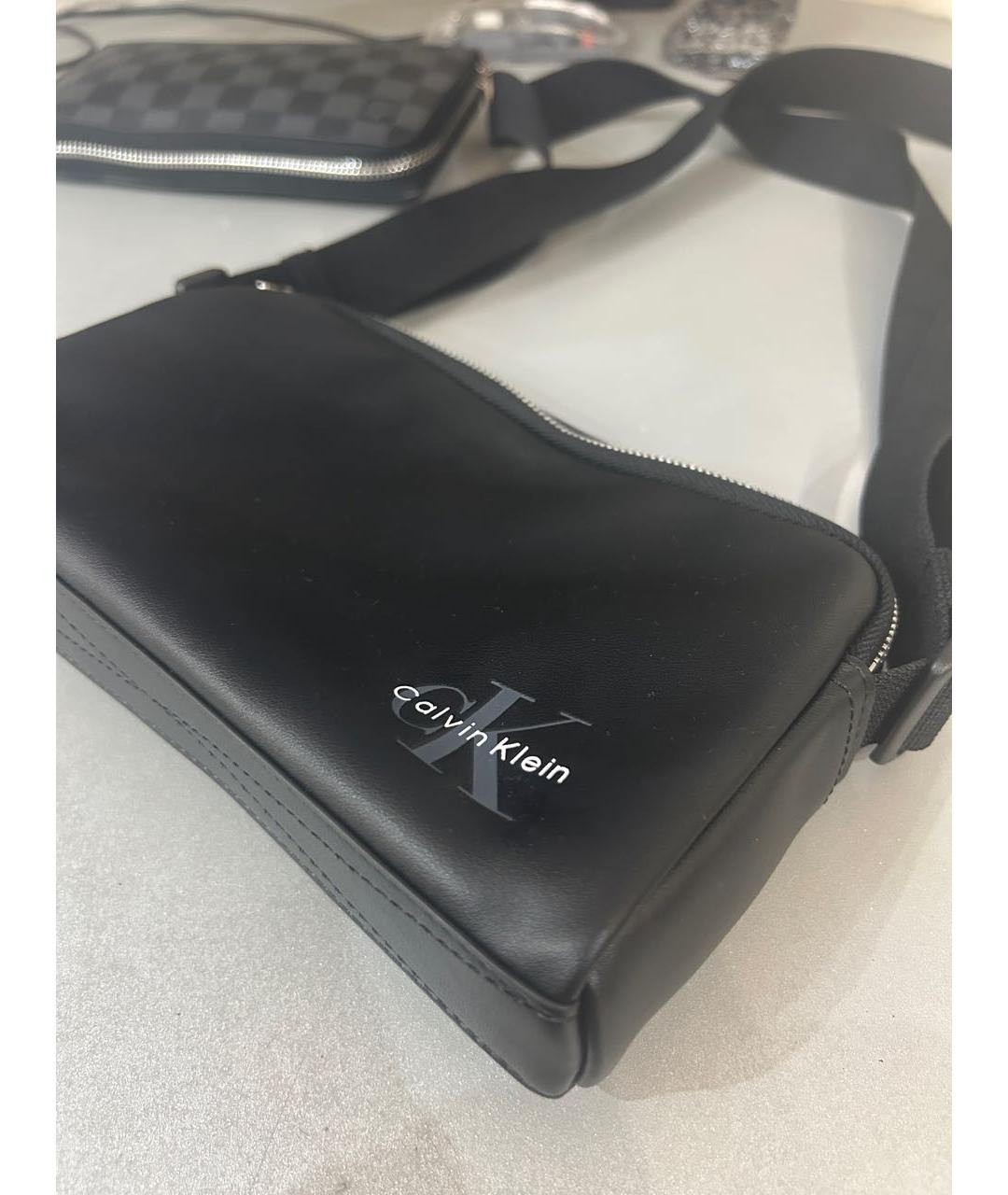CALVIN KLEIN Черная сумка на плечо из искусственной кожи, фото 6