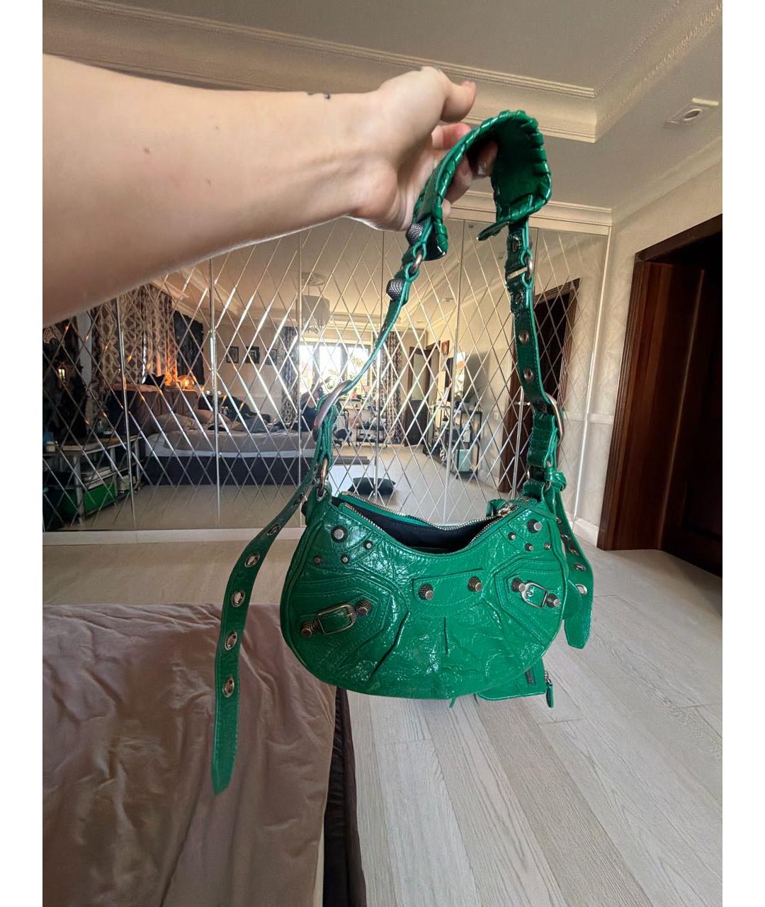 BALENCIAGA Зеленая сумка через плечо из лакированной кожи, фото 2