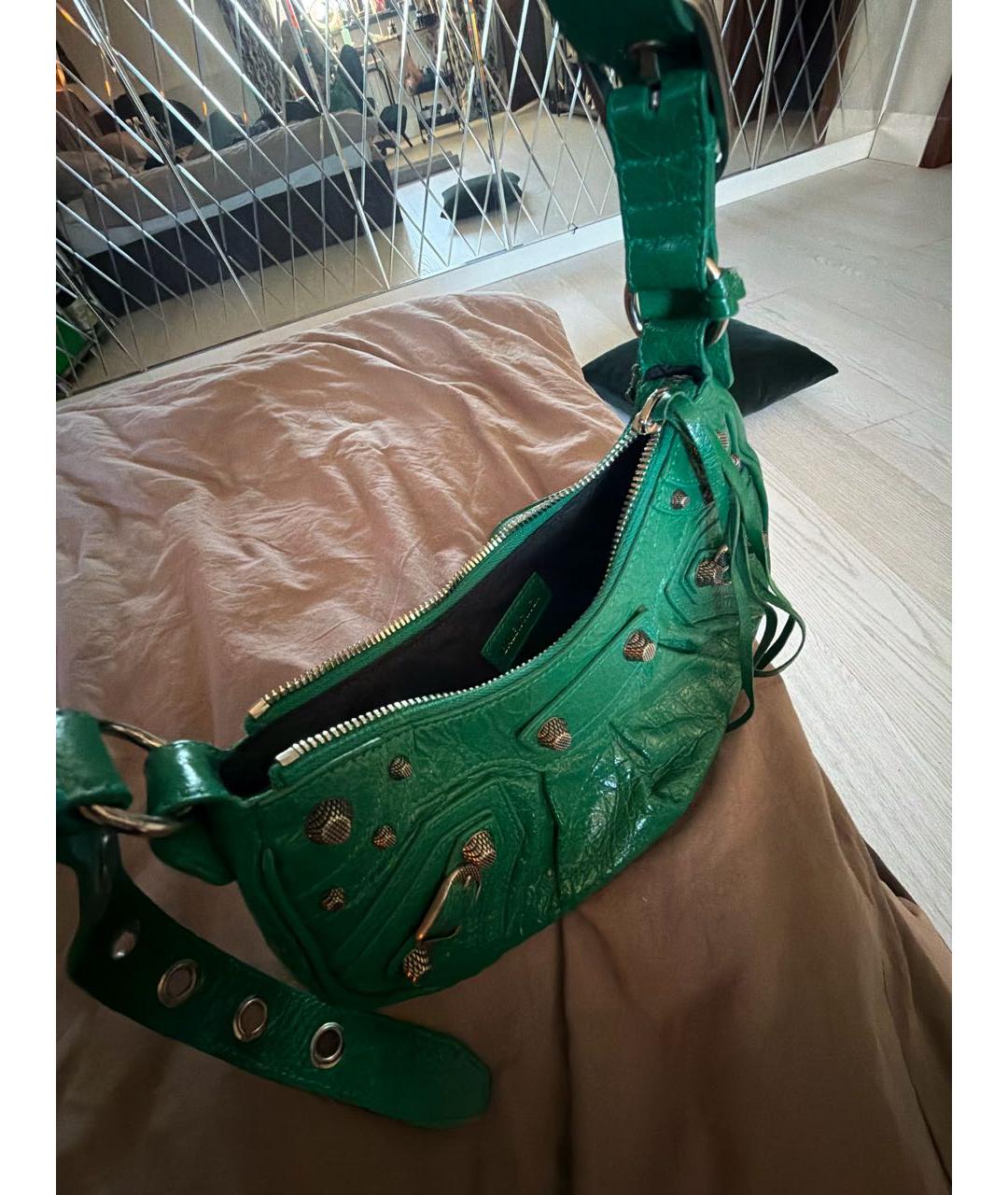 BALENCIAGA Зеленая сумка через плечо из лакированной кожи, фото 4