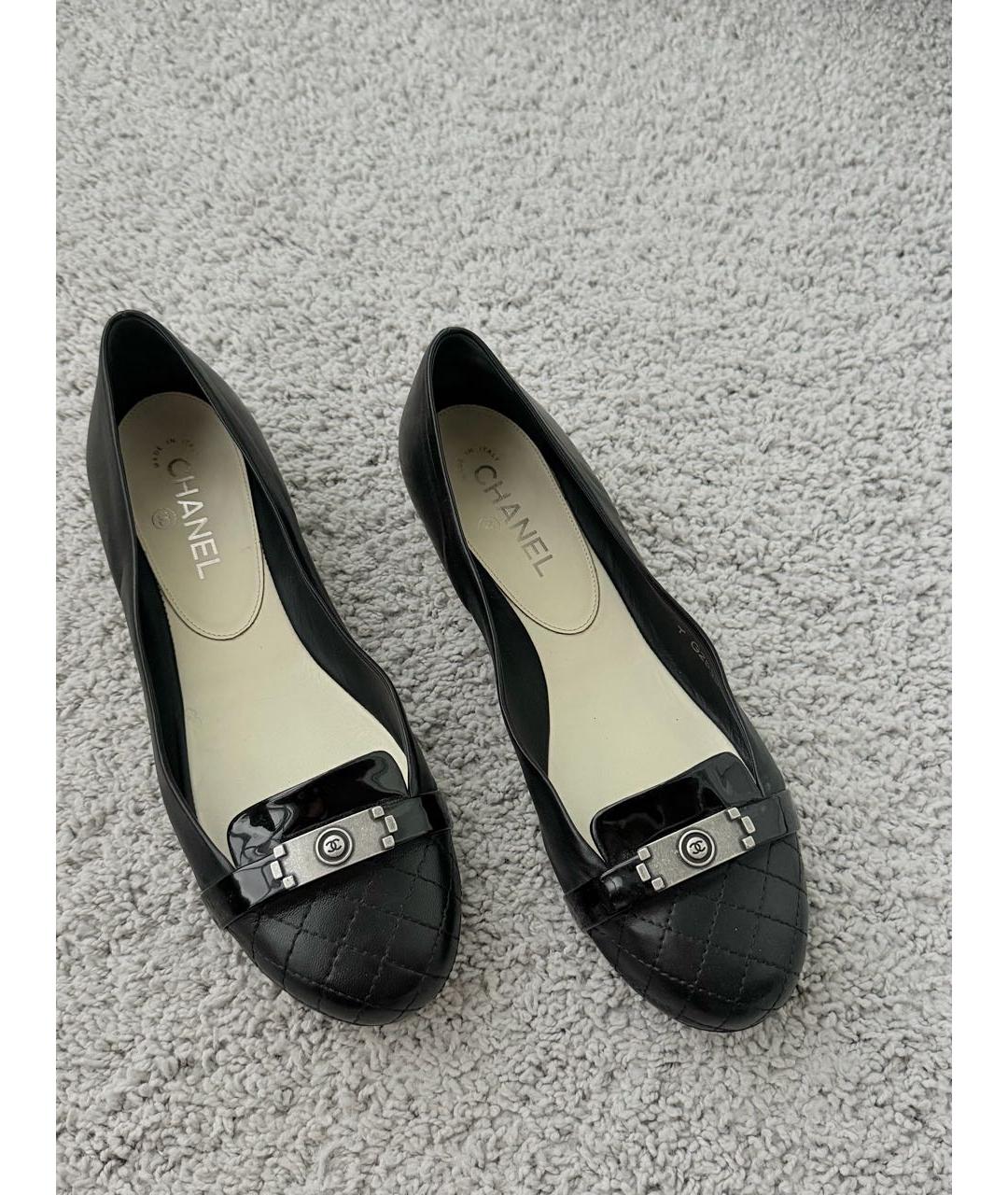 CHANEL Черные кожаные балетки, фото 6