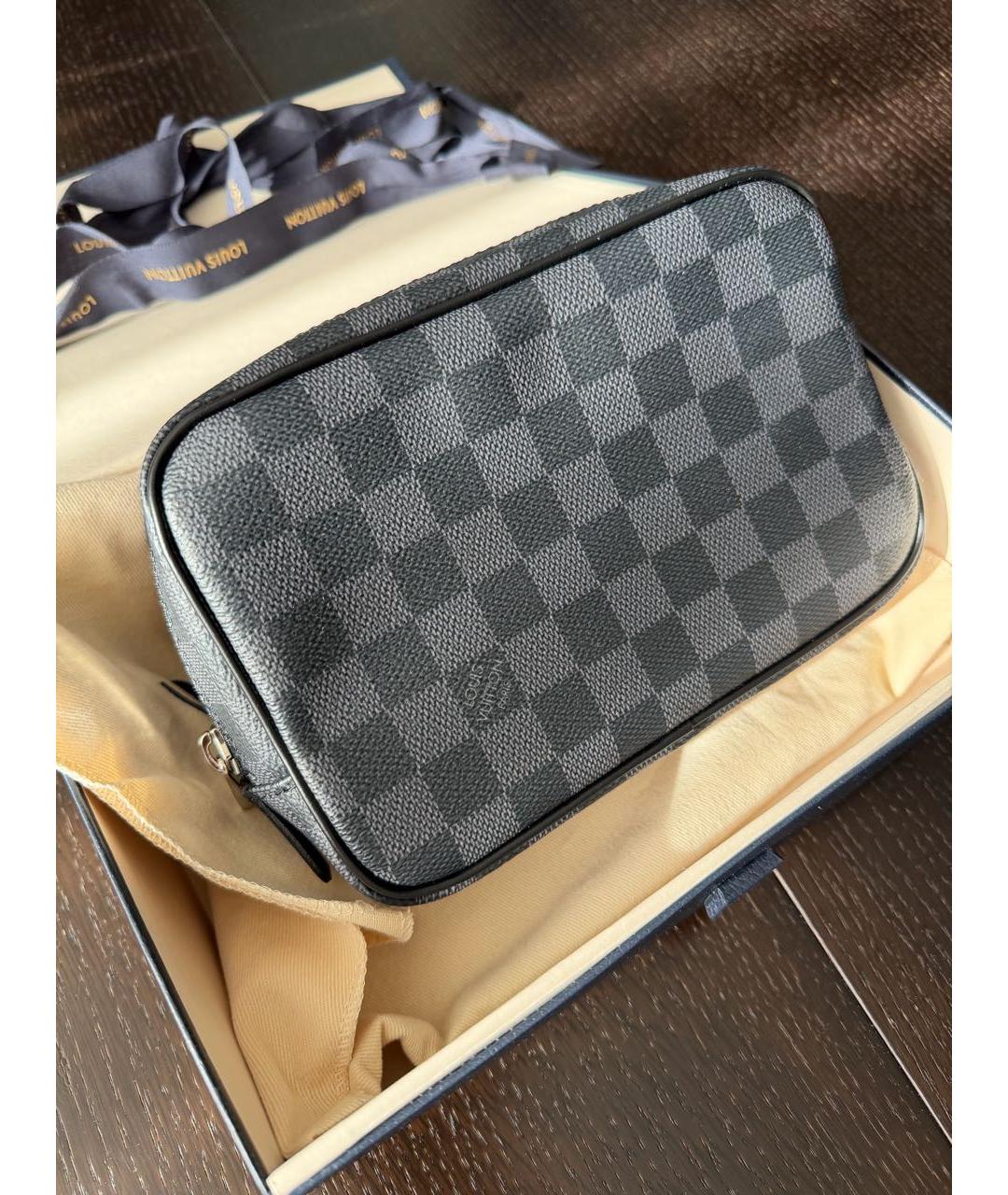 LOUIS VUITTON Антрацитовая барсетка из канвы, фото 5