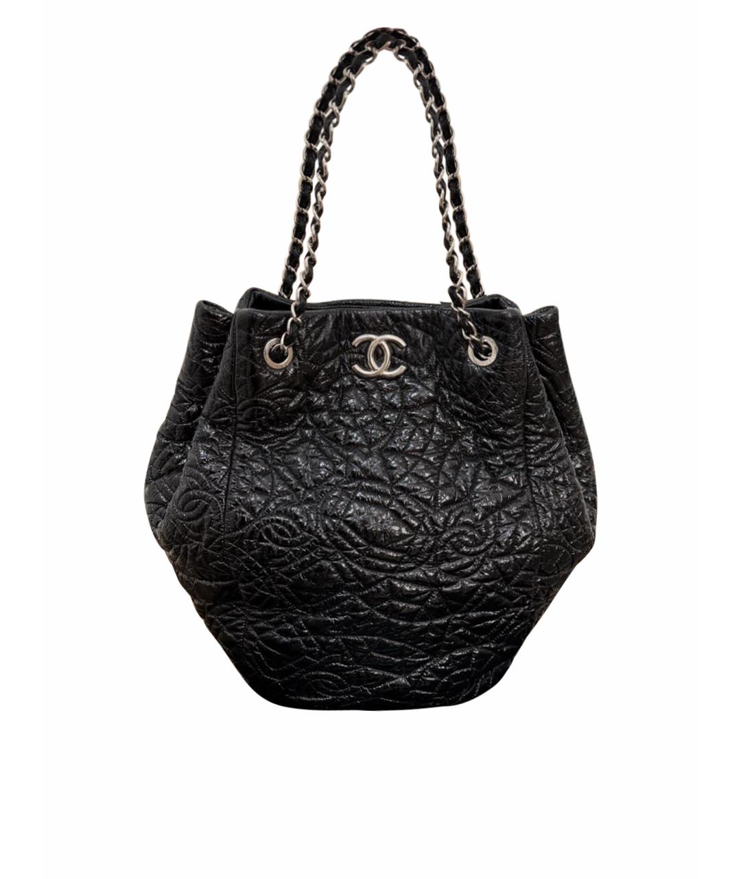 CHANEL Черная сумка тоут из лакированной кожи, фото 1