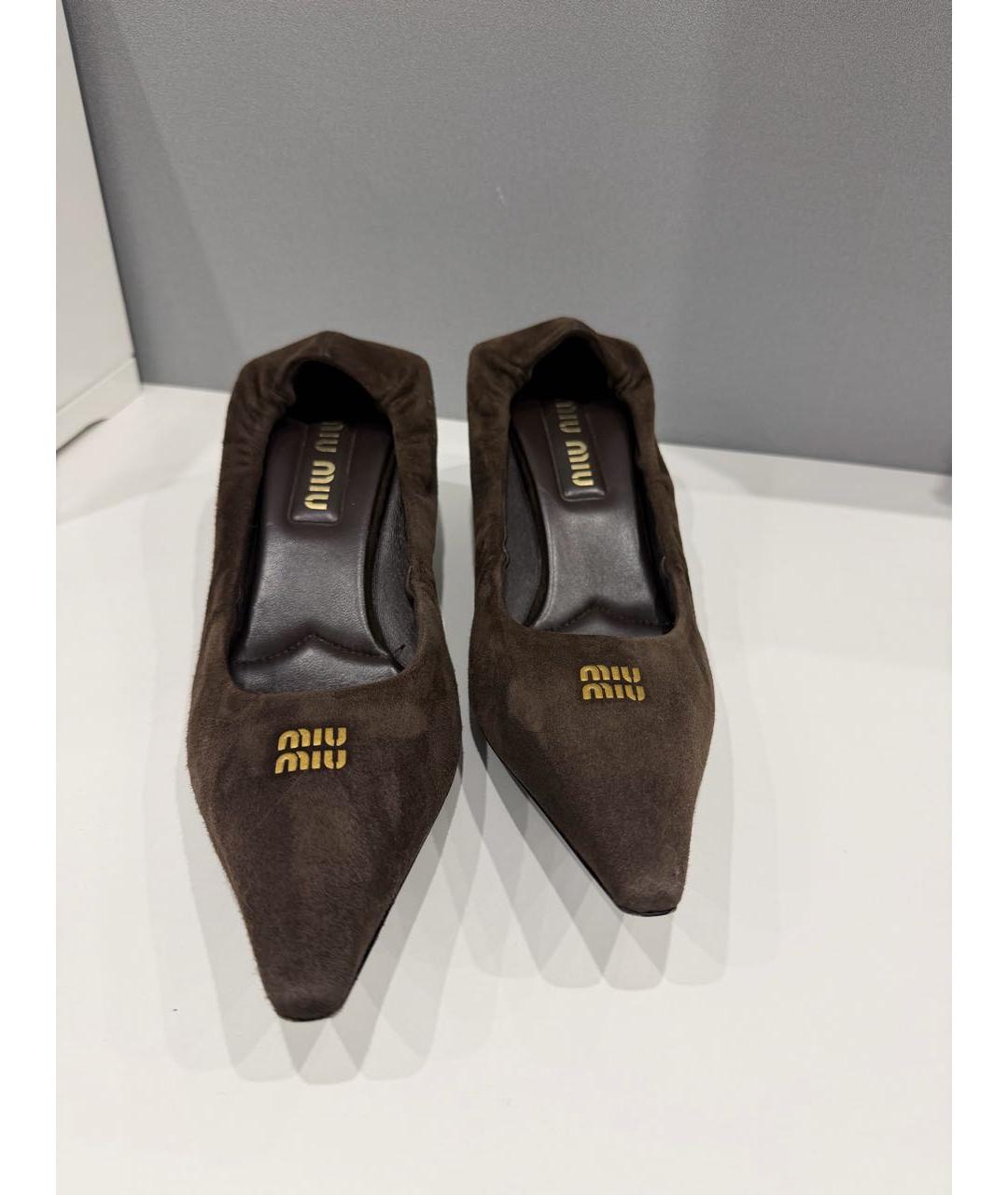 MIU MIU Коричневые замшевые туфли, фото 5