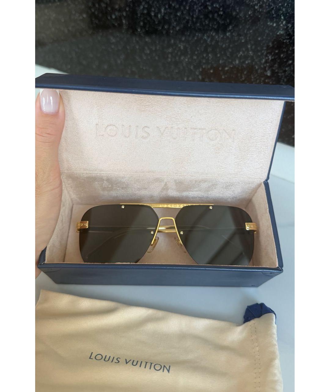 LOUIS VUITTON Золотые пластиковые солнцезащитные очки, фото 7