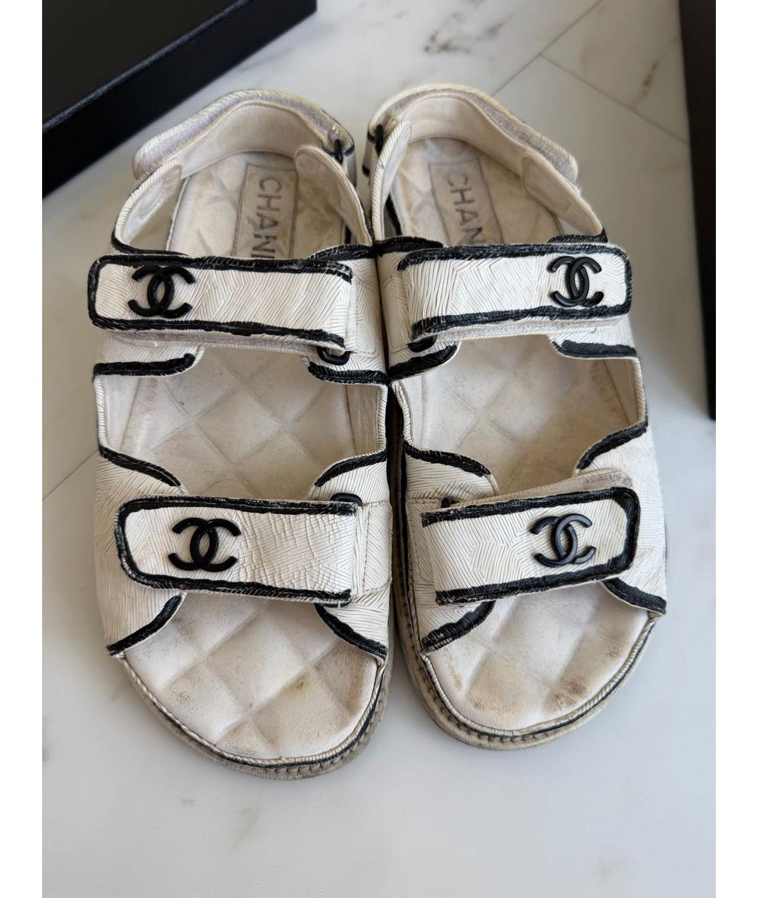 CHANEL Белые кожаные сандалии, фото 3