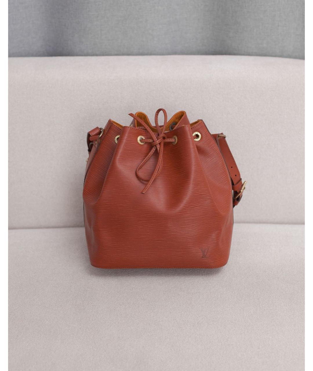 LOUIS VUITTON Кожаная сумка с короткими ручками, фото 9