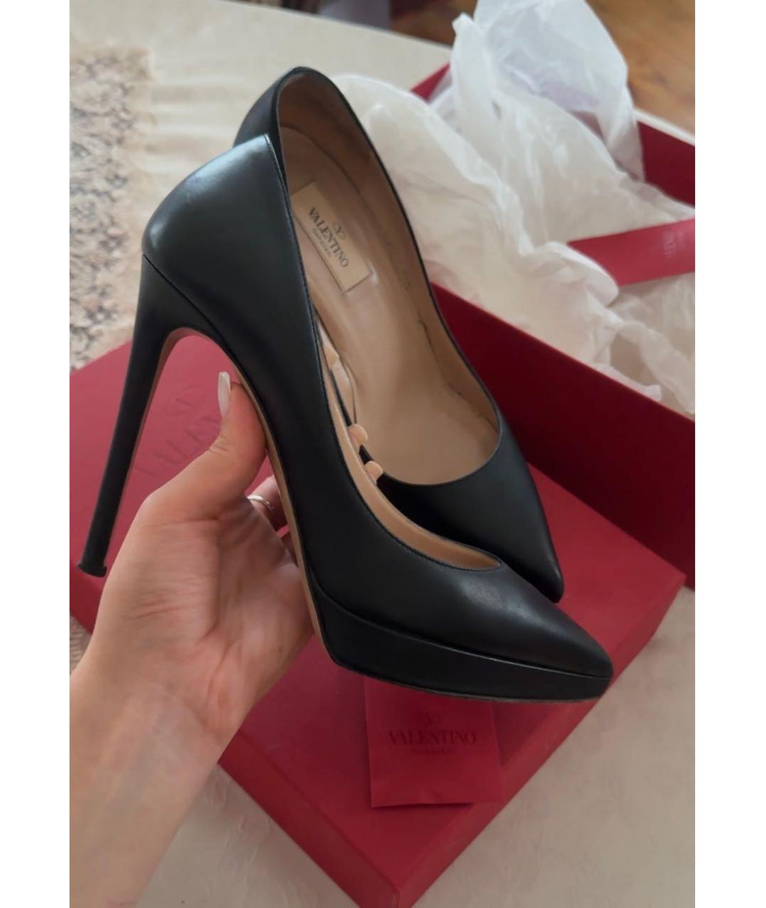 VALENTINO Черные кожаные лодочки на низком каблуке, фото 4