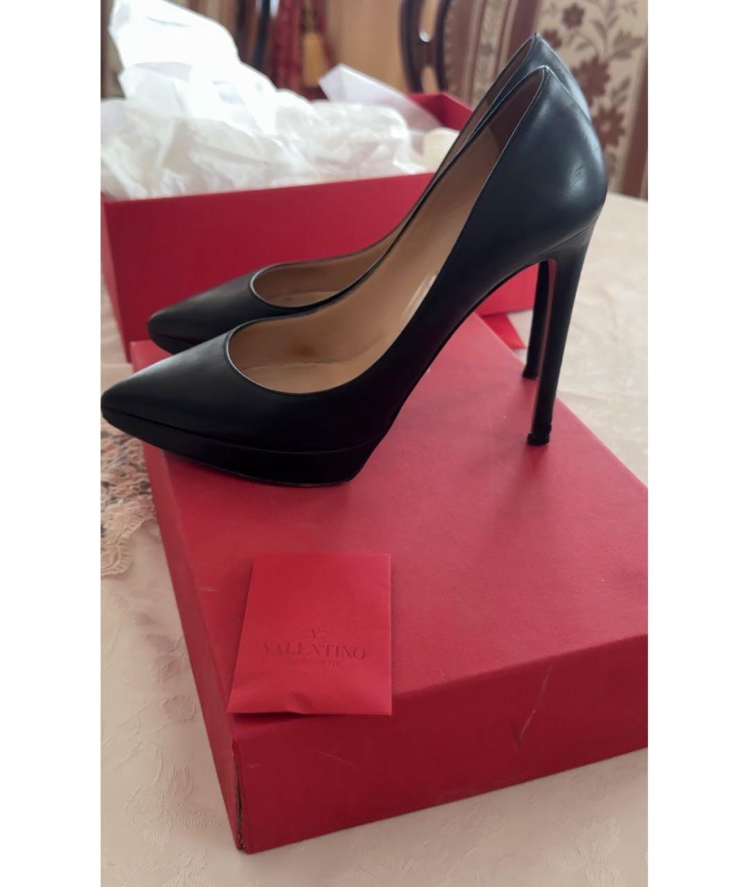 VALENTINO Черные кожаные лодочки на низком каблуке, фото 9