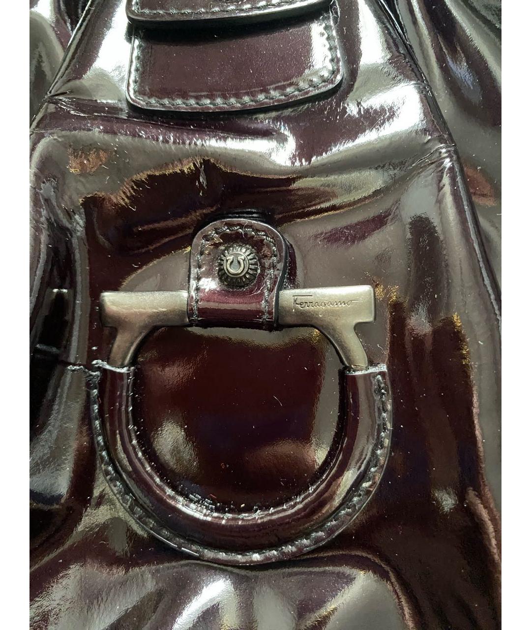 FERRAGAMO Сумка с короткими ручками из лакированной кожи, фото 4