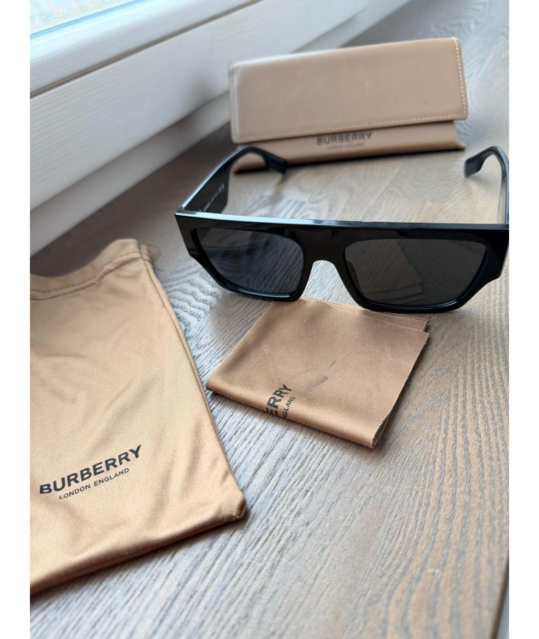 BURBERRY Черные пластиковые солнцезащитные очки, фото 4