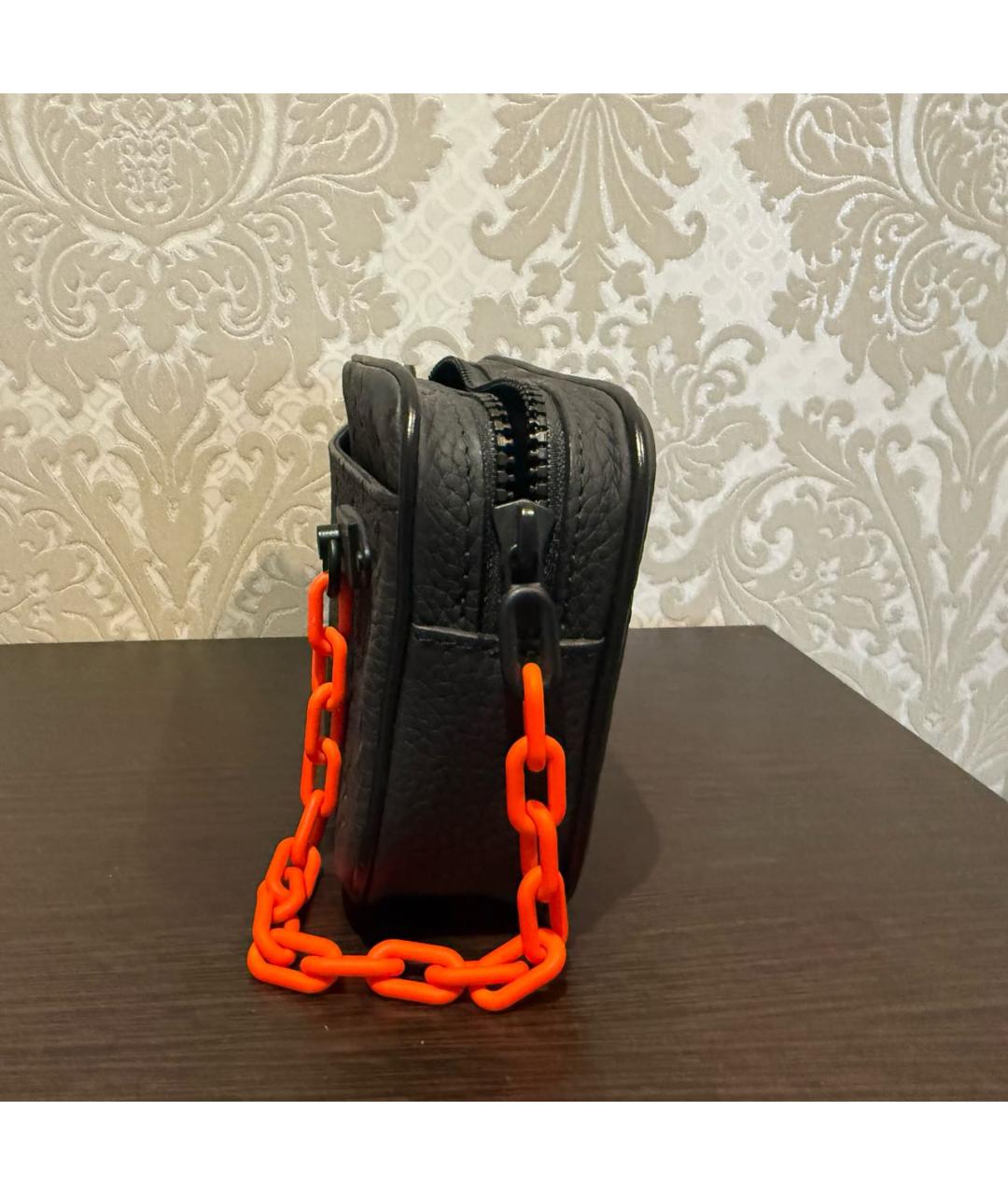 LOUIS VUITTON Черная кожаная поясная сумка, фото 3
