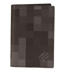 LOUIS VUITTON Обложка/футляр