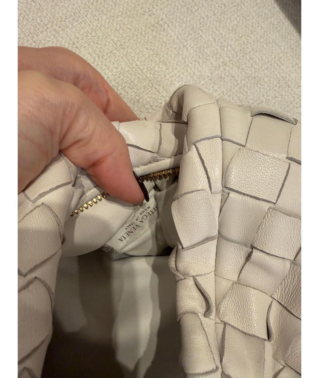 BOTTEGA VENETA Белая кожаная сумка с короткими ручками, фото 5