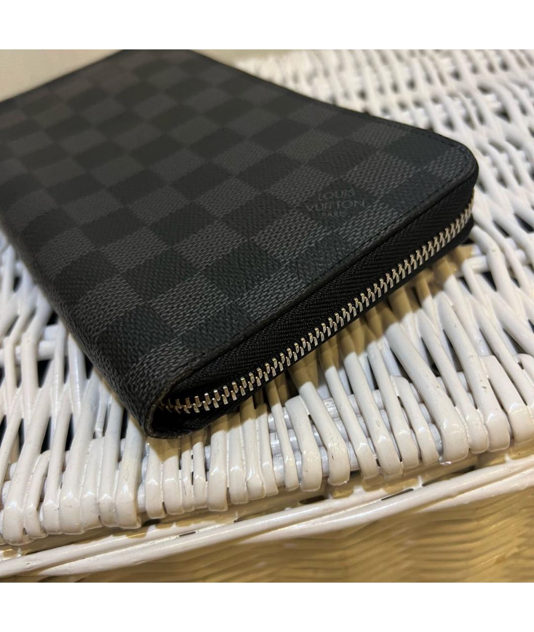 LOUIS VUITTON Черный кожаный кошелек, фото 4