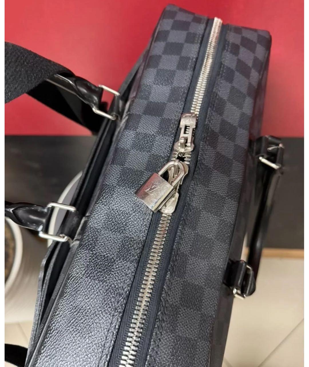 LOUIS VUITTON Черная кожаная сумка на плечо, фото 3