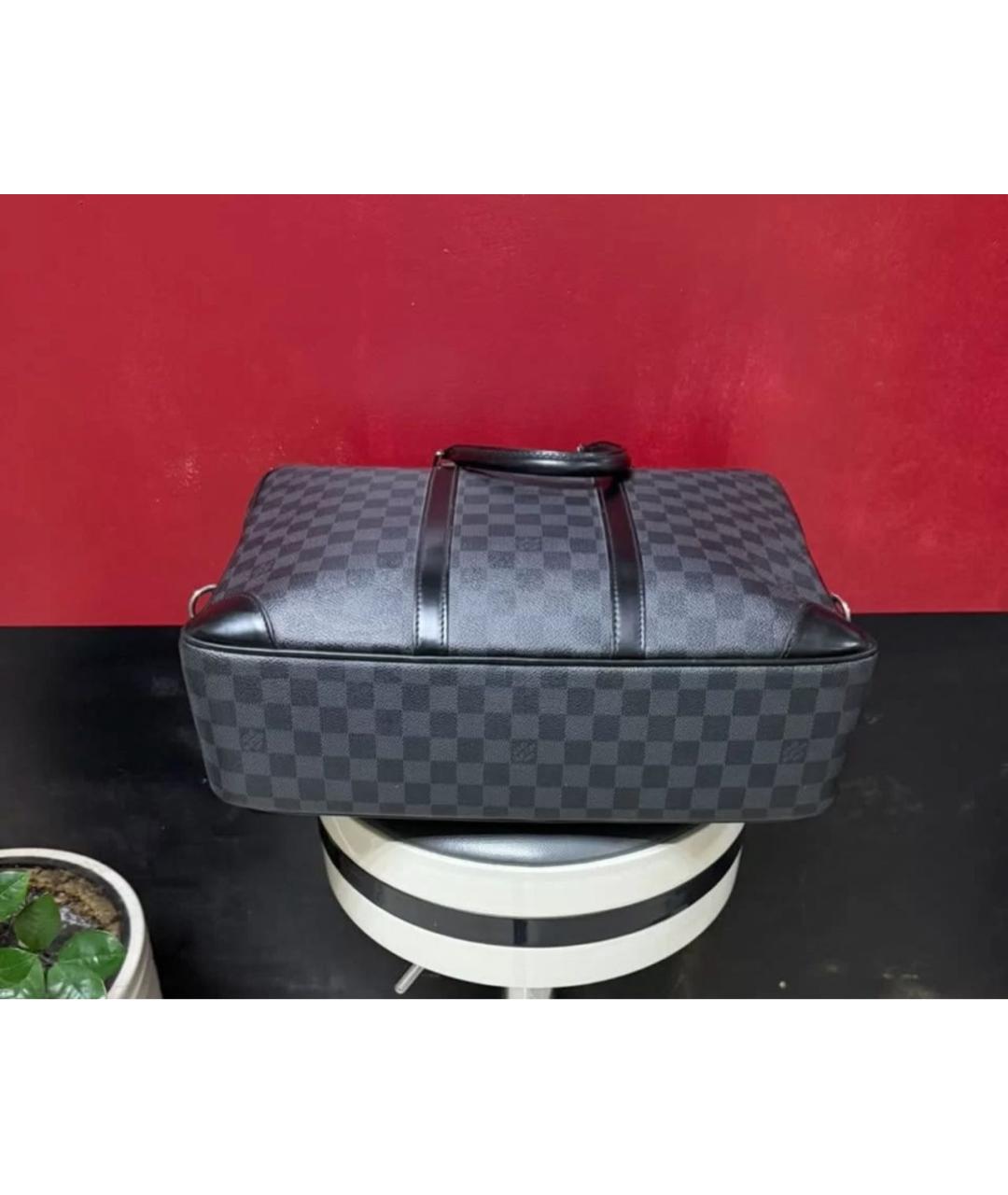LOUIS VUITTON Черная кожаная сумка на плечо, фото 6