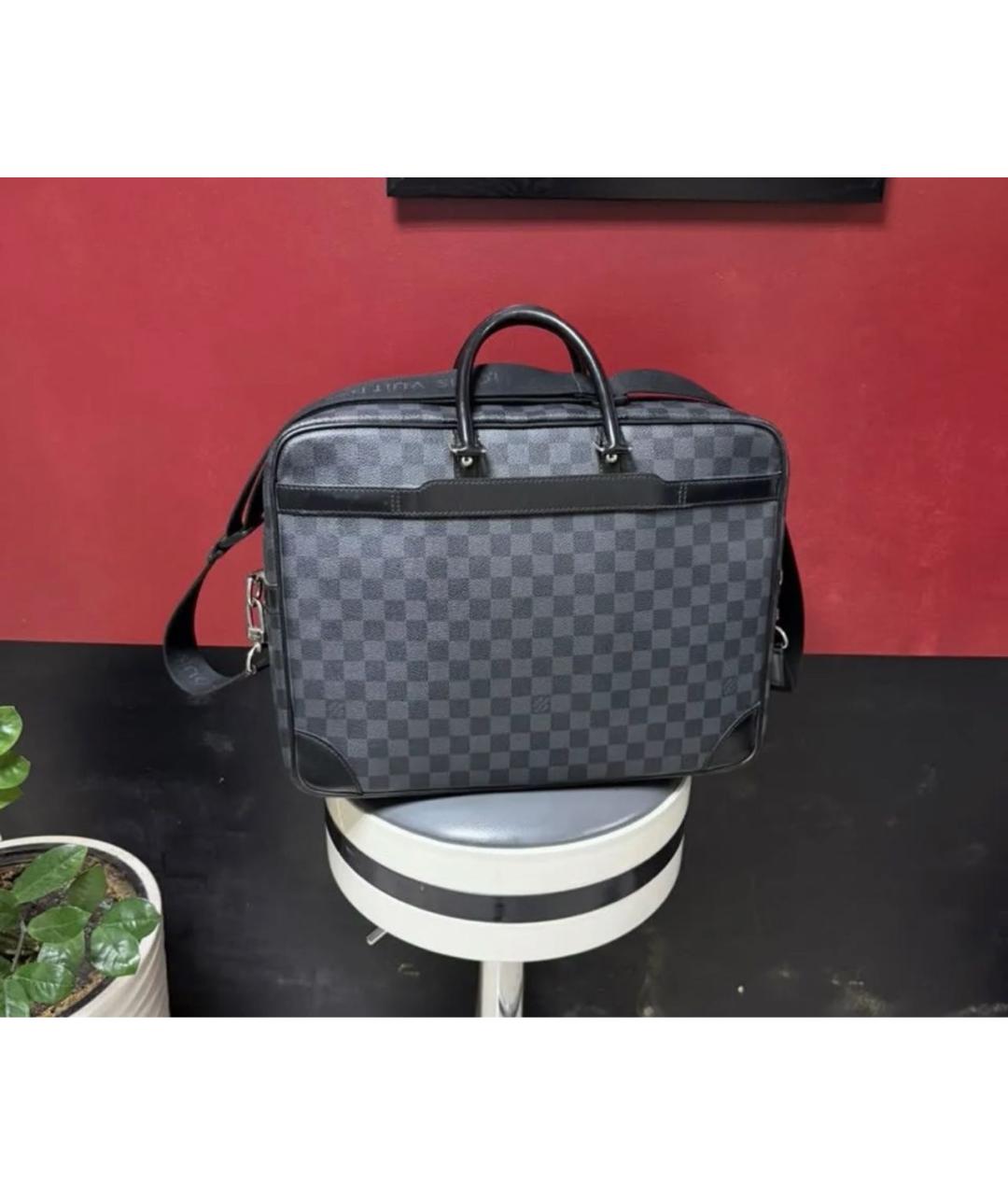LOUIS VUITTON Черная кожаная сумка на плечо, фото 8