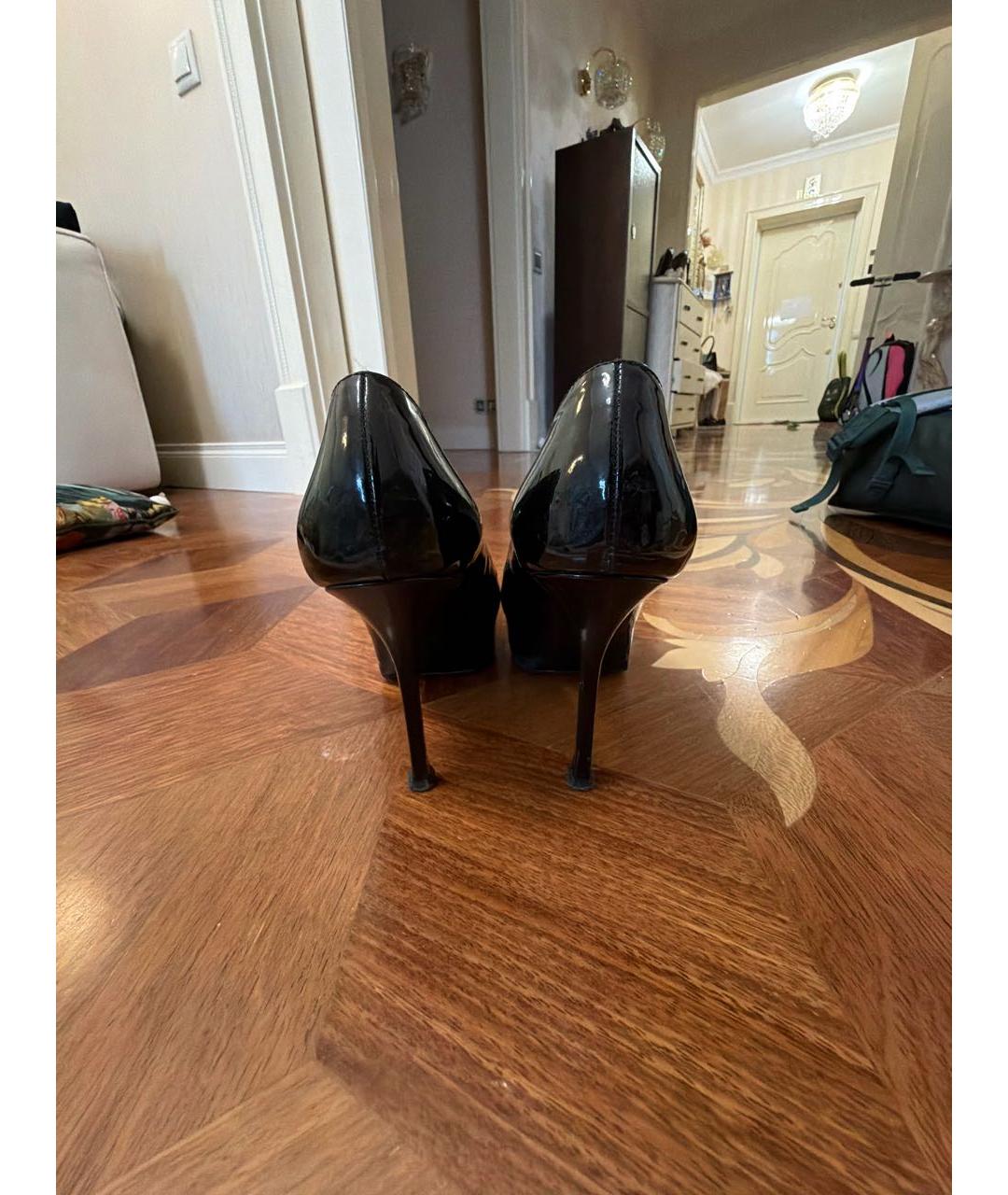 SAINT LAURENT Черные туфли из лакированной кожи, фото 4