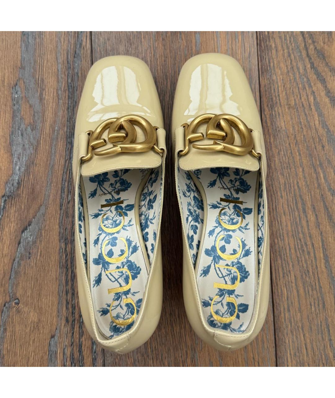 GUCCI Бежевые туфли из лакированной кожи, фото 3
