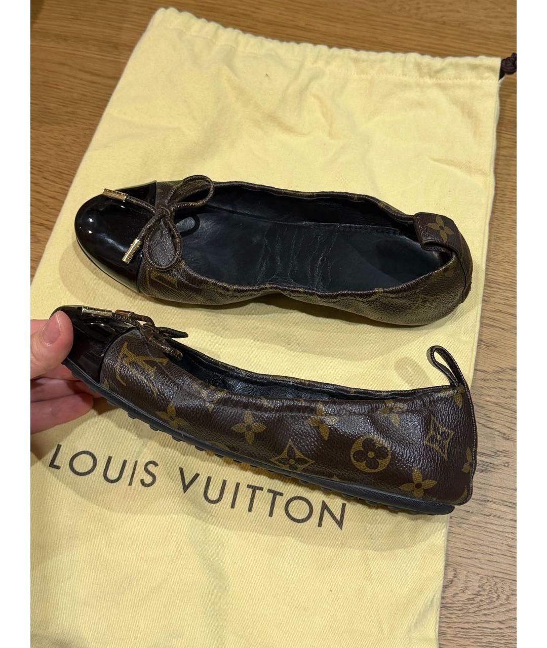 LOUIS VUITTON Коричневые кожаные балетки, фото 5