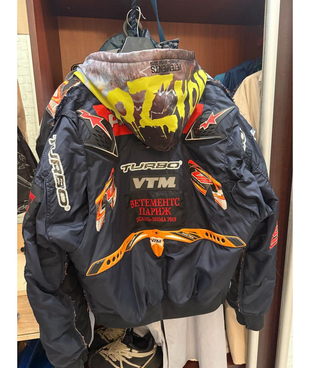 VETEMENTS Черная куртка, фото 2
