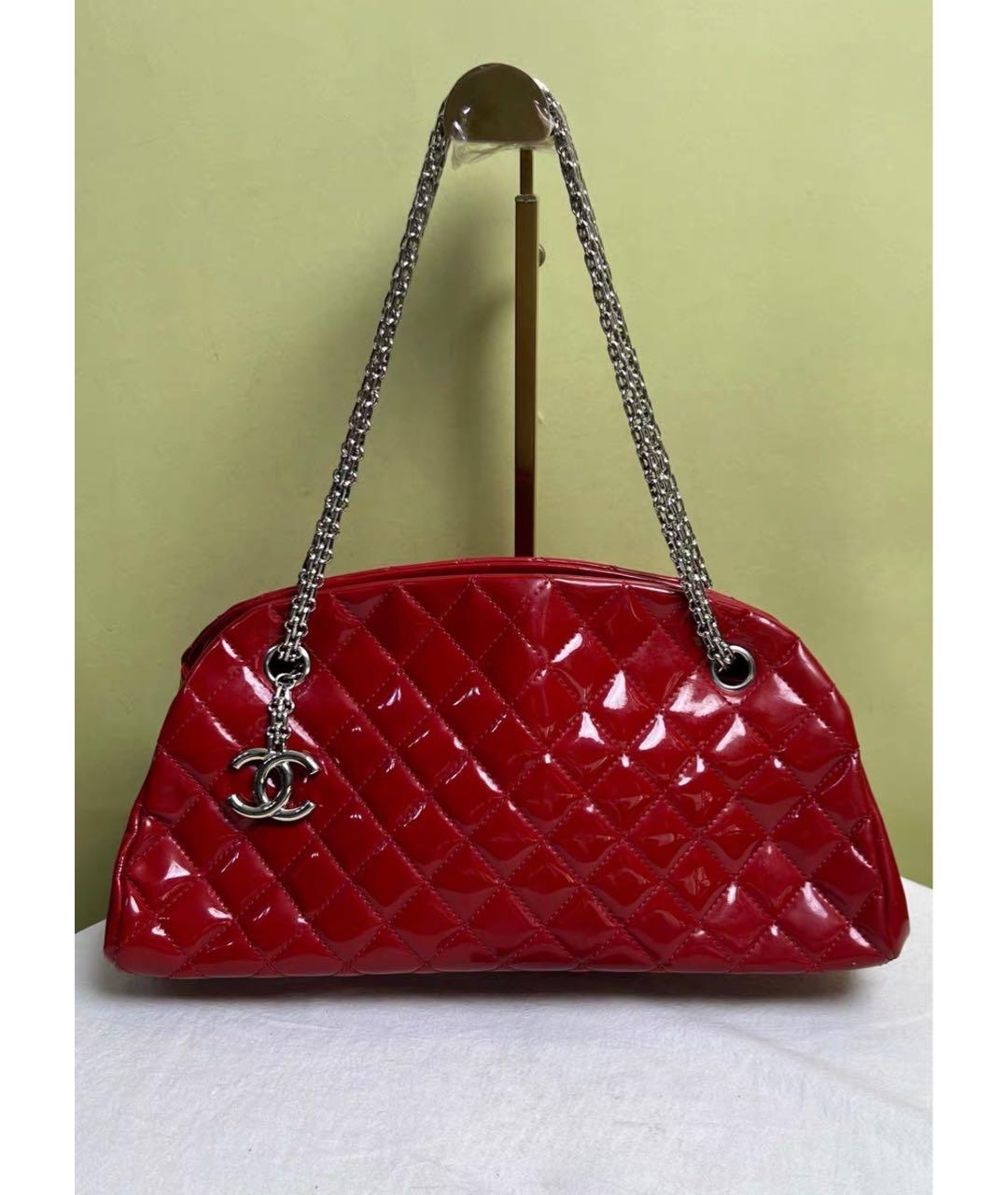 CHANEL Красная сумка через плечо из лакированной кожи, фото 2