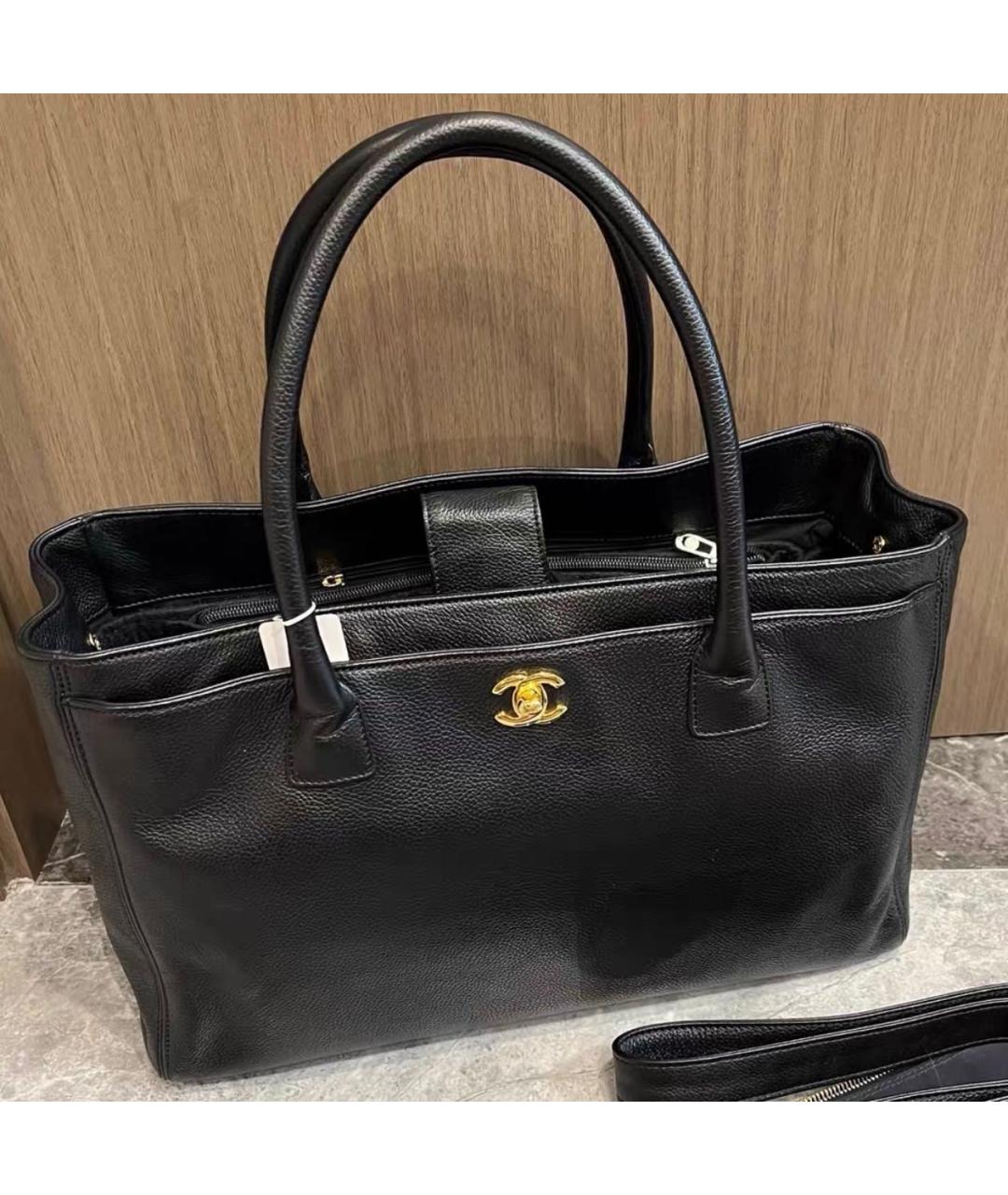 CHANEL Черная кожаная сумка с короткими ручками, фото 8