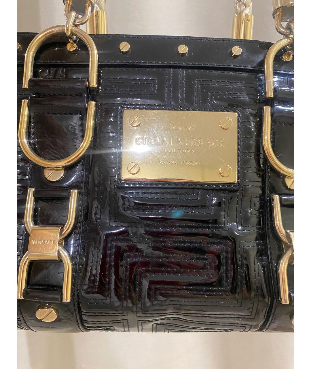 VERSACE Черная сумка тоут из лакированной кожи, фото 5