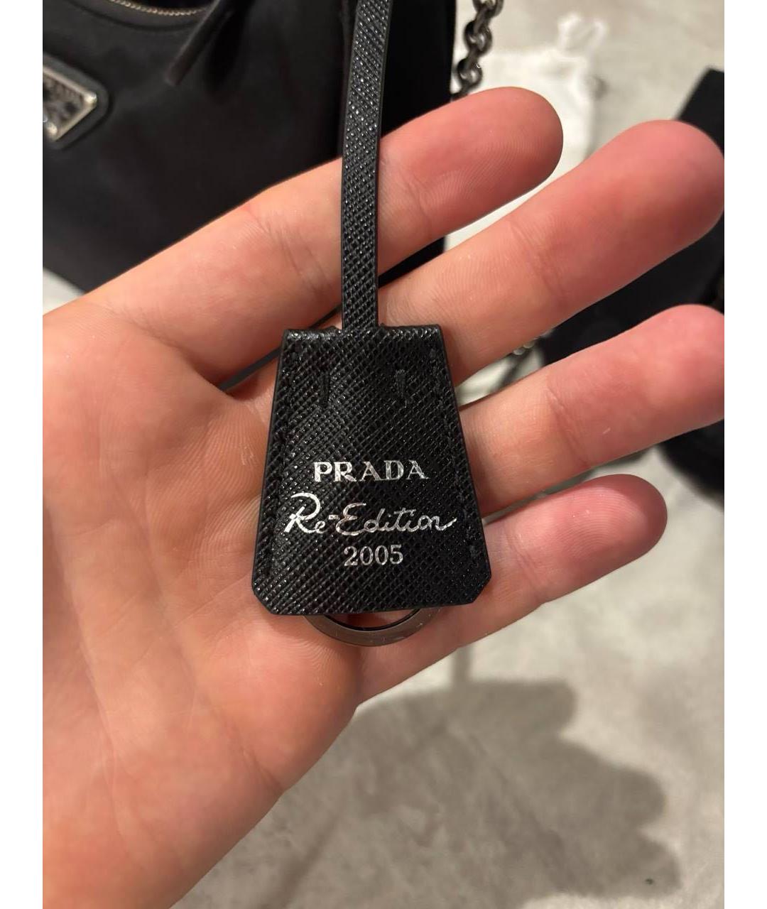 PRADA Черная нейлоновая сумка с короткими ручками, фото 8