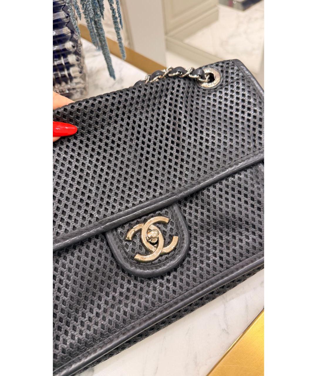 CHANEL Черная кожаная сумка с короткими ручками, фото 5