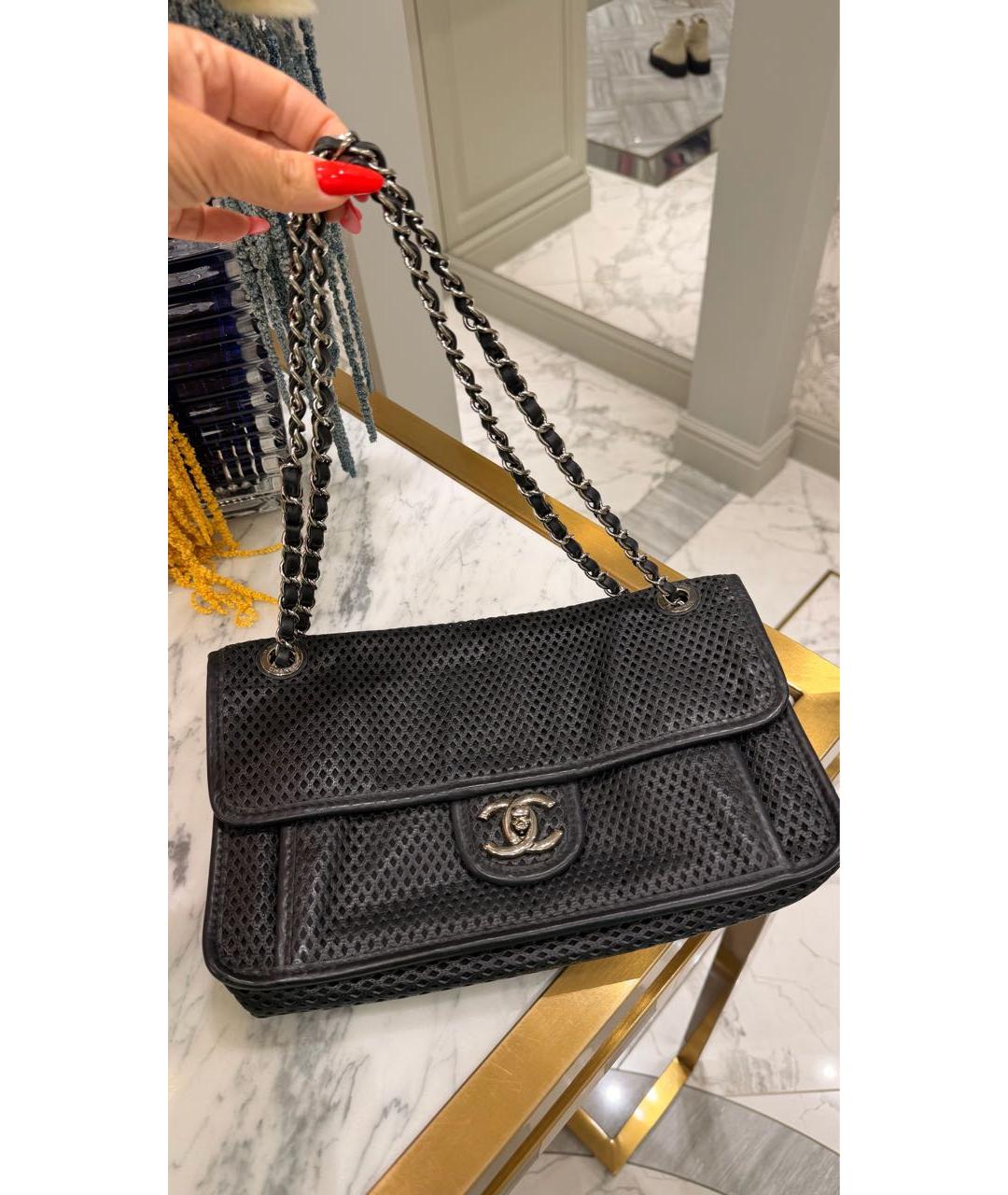 CHANEL Черная кожаная сумка с короткими ручками, фото 9