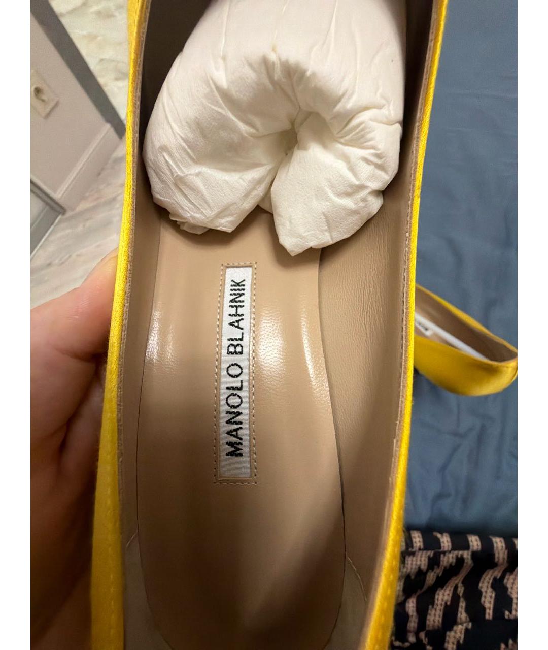 MANOLO BLAHNIK Желтые текстильные туфли, фото 5