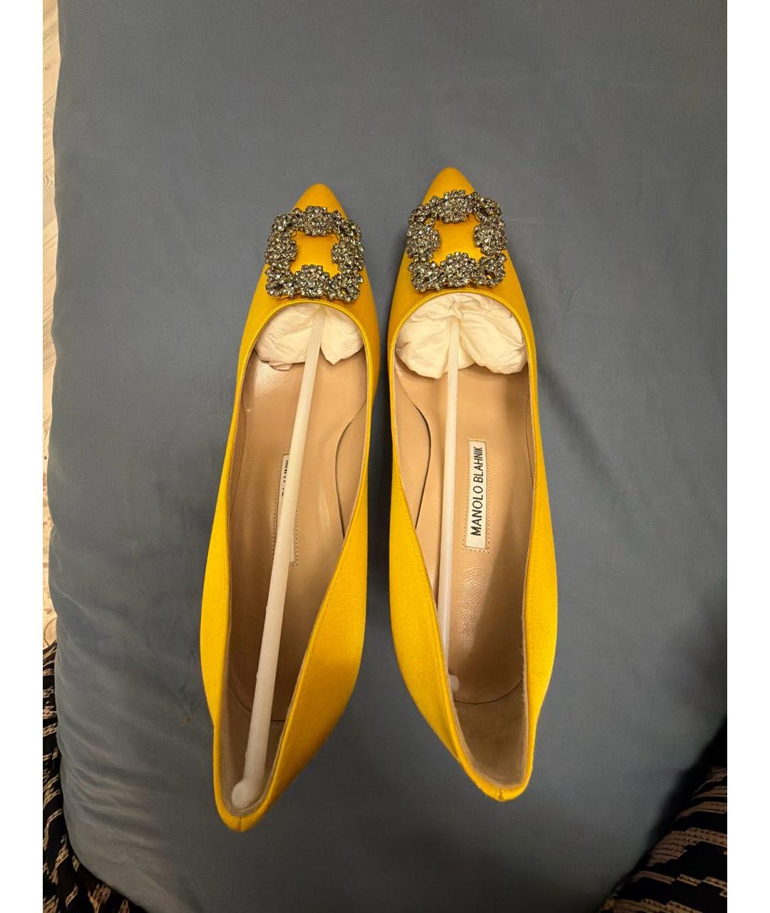 MANOLO BLAHNIK Желтые текстильные туфли, фото 2