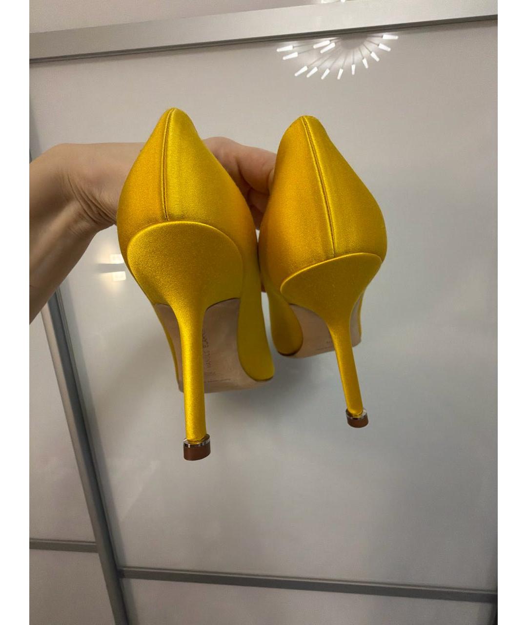 MANOLO BLAHNIK Желтые текстильные туфли, фото 3