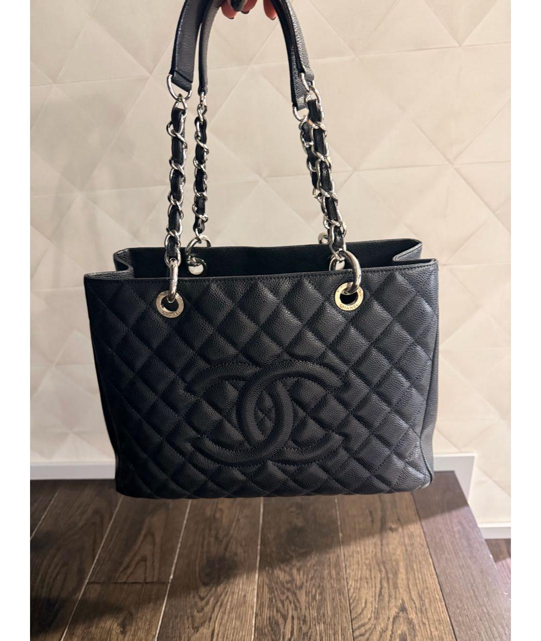 CHANEL Черная кожаная сумка тоут, фото 7