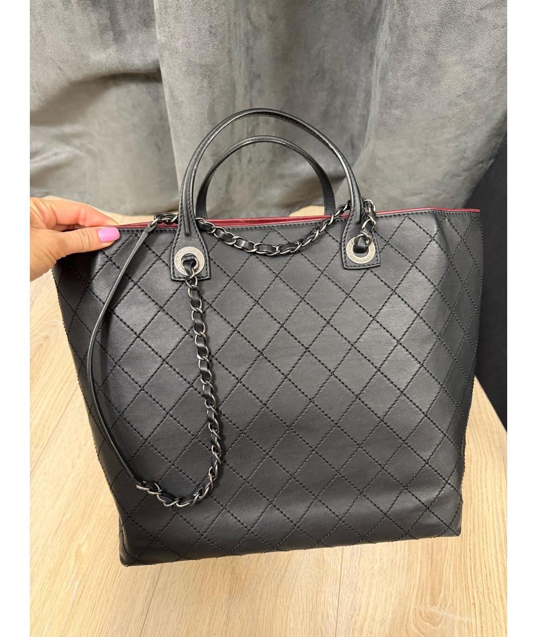 CHANEL Черная кожаная сумка тоут, фото 2