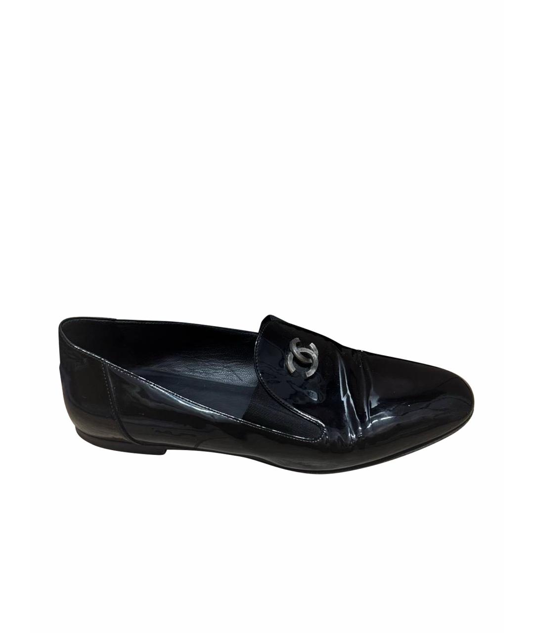 CHANEL Черные лоферы из лакированной кожи, фото 1