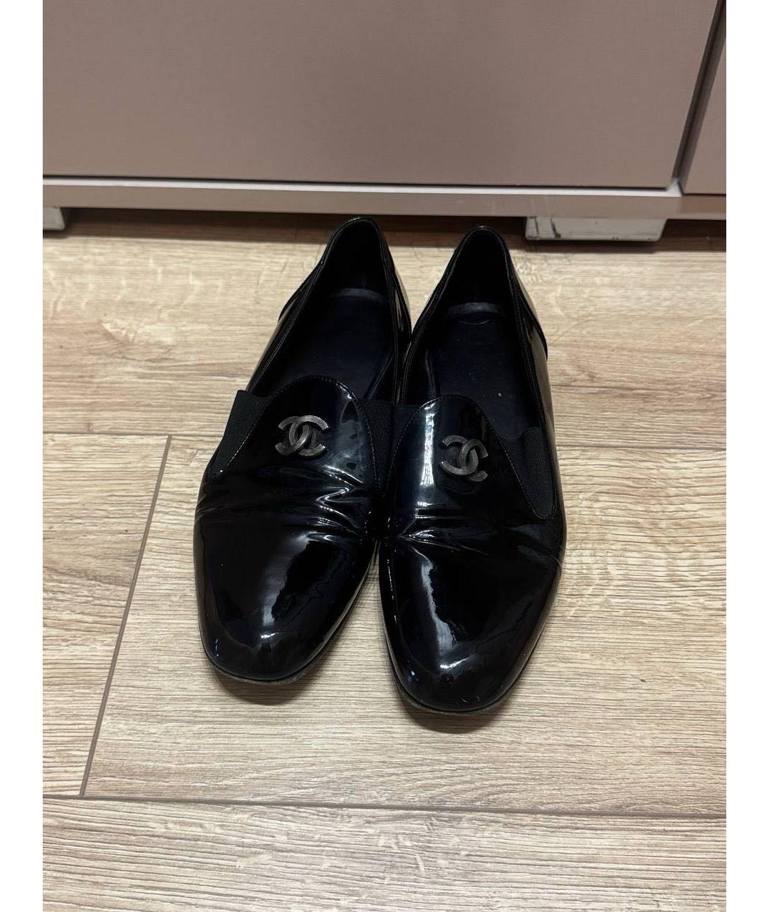 CHANEL Черные лоферы из лакированной кожи, фото 3