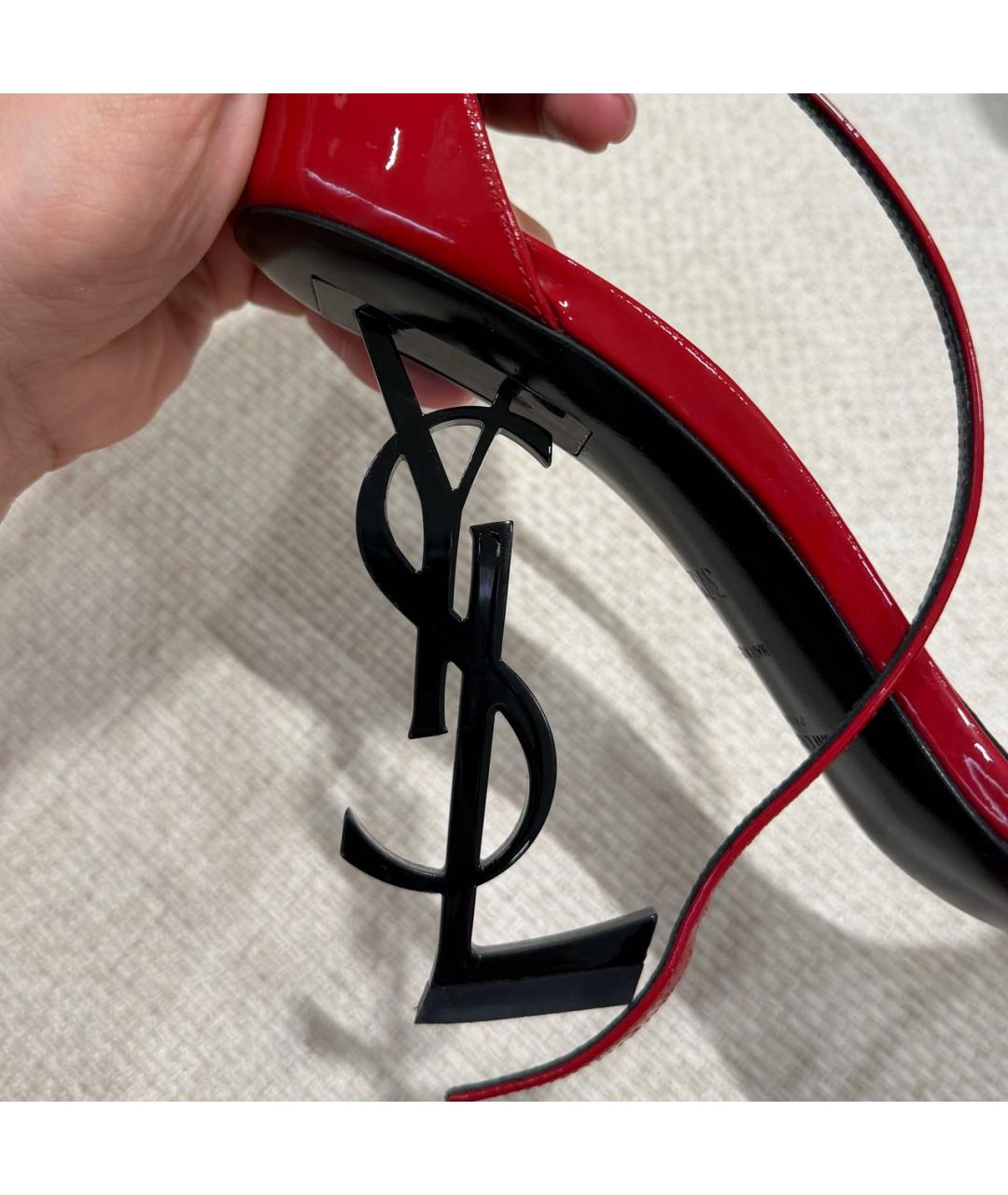 SAINT LAURENT Красные босоножки из лакированной кожи, фото 7