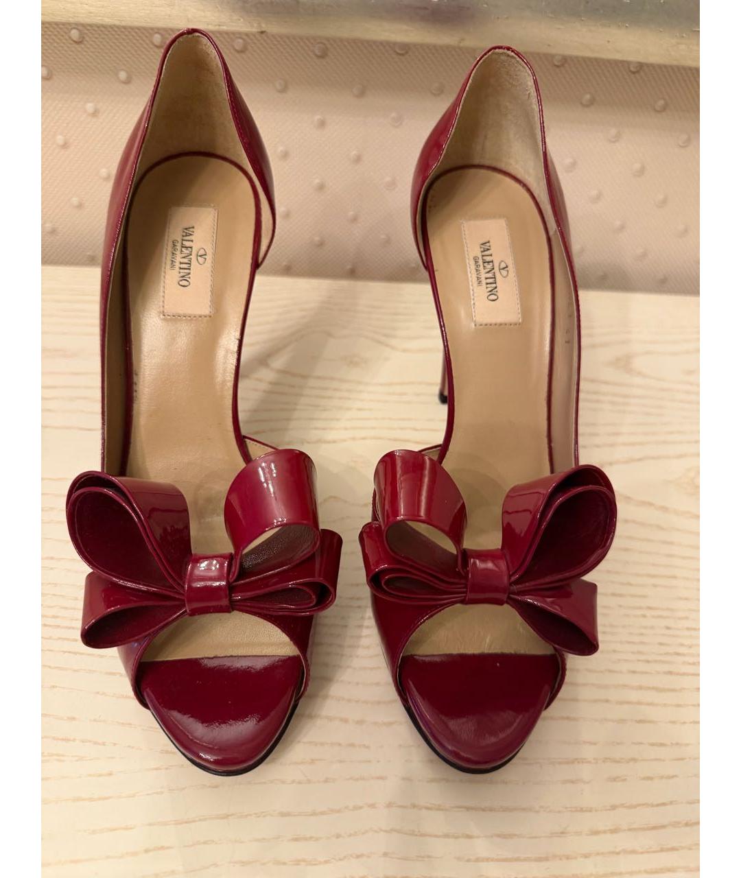 VALENTINO Бордовые туфли из лакированной кожи, фото 2