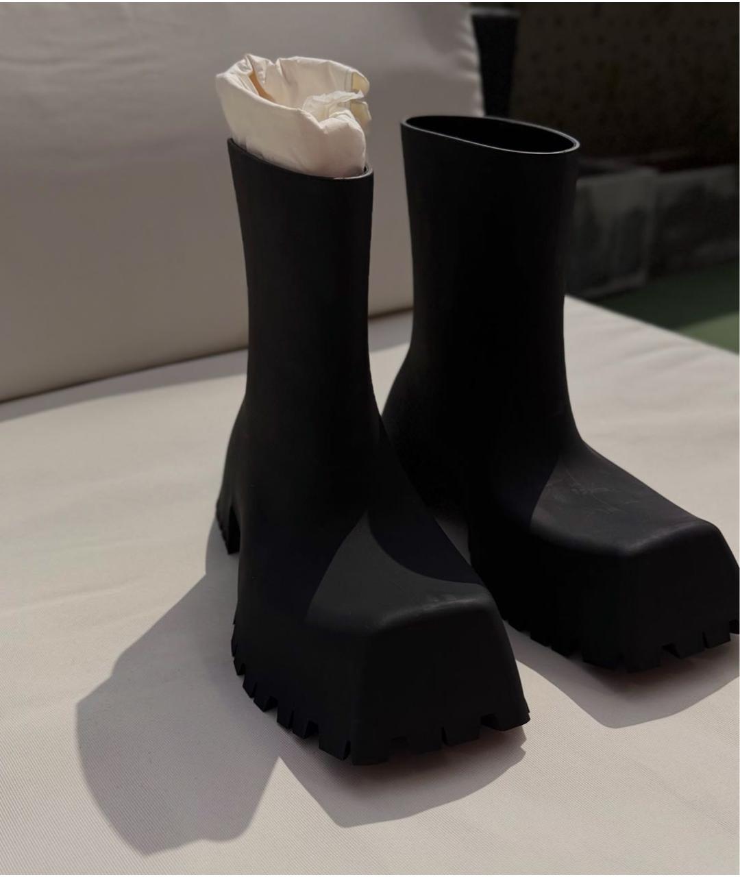 BALENCIAGA Черные резиновые ботинки, фото 2