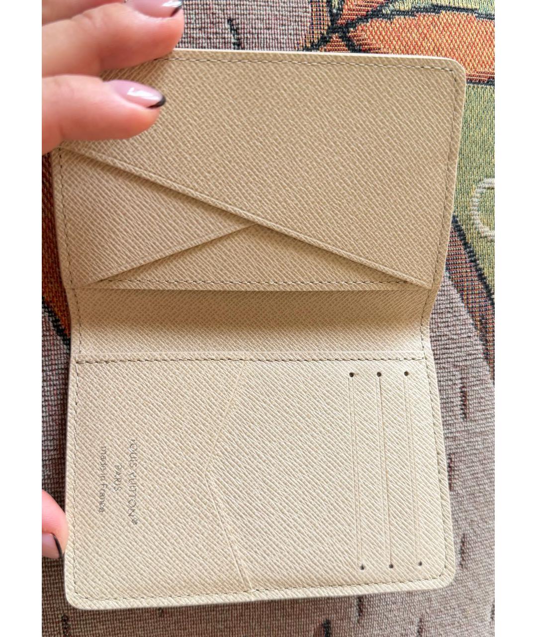 LOUIS VUITTON Бежевая визитница, фото 3