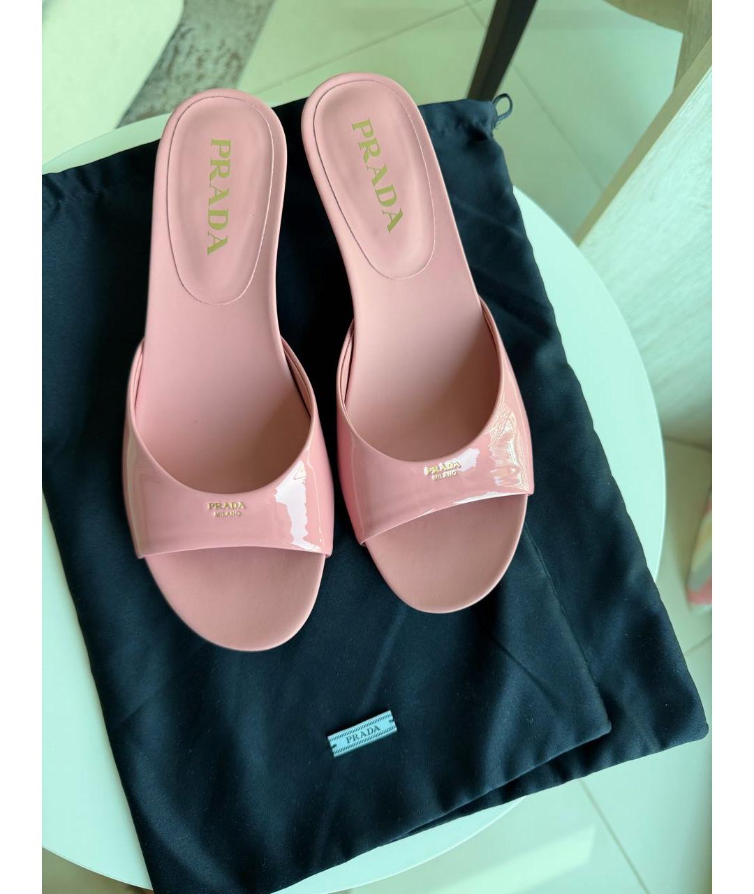 PRADA Розовые мюли из лакированной кожи, фото 5