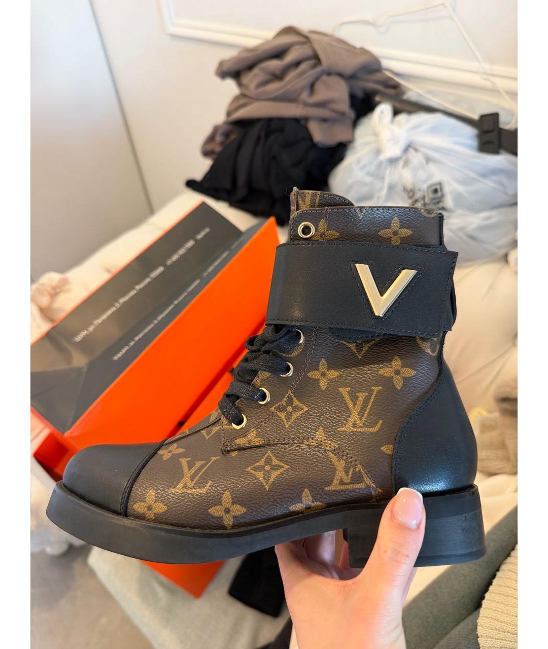 LOUIS VUITTON Коричневые ботинки, фото 5