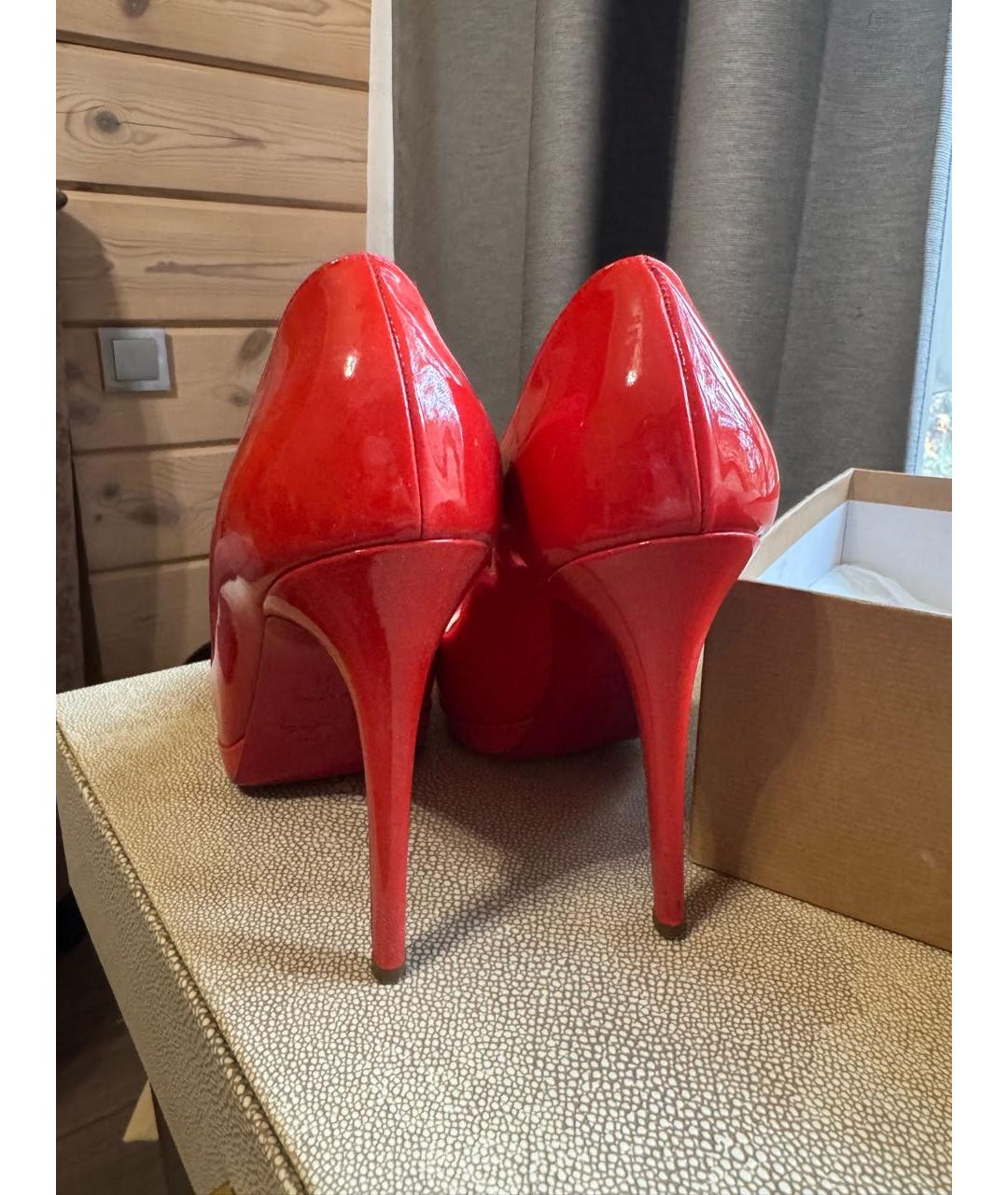 CHRISTIAN LOUBOUTIN Красные туфли из лакированной кожи, фото 4