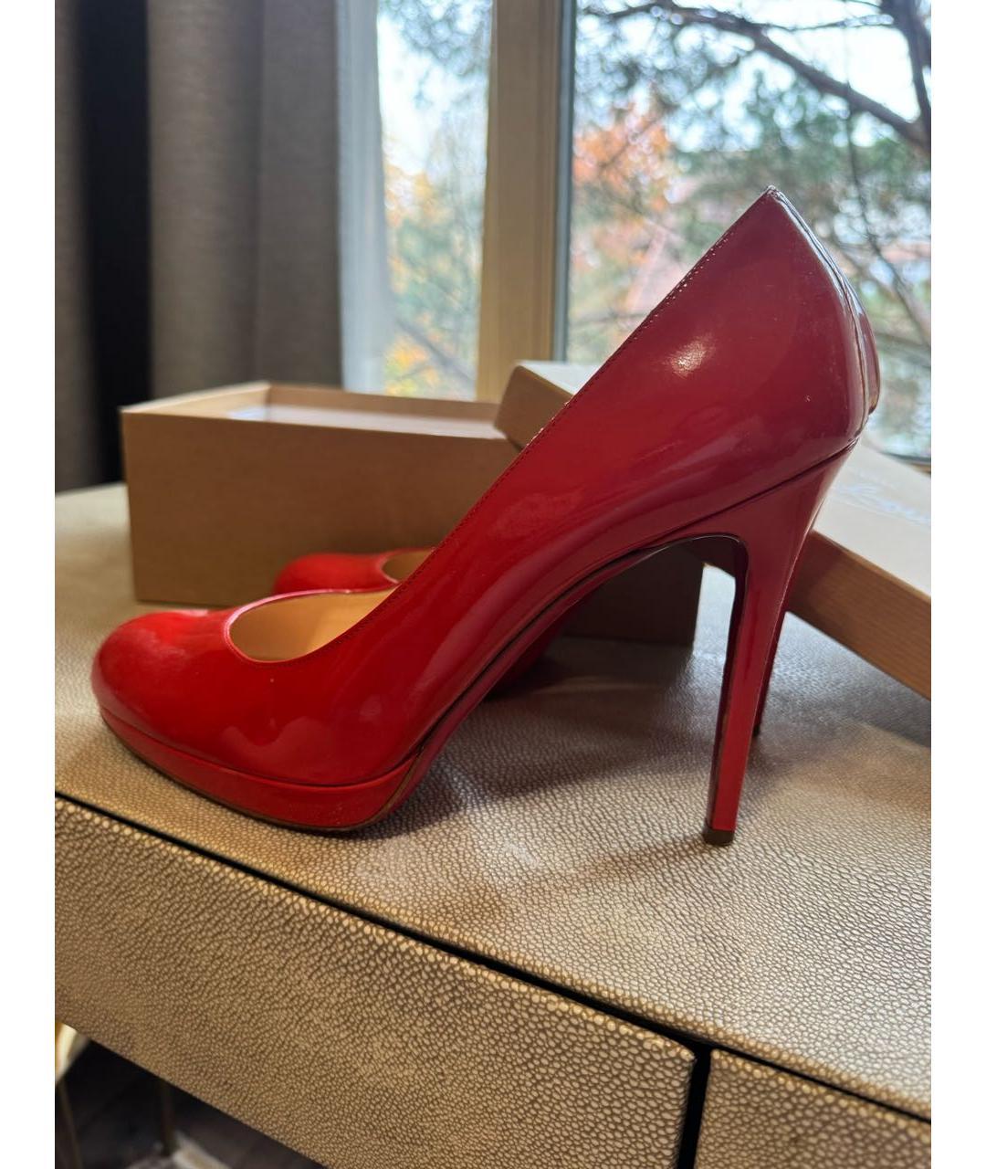 CHRISTIAN LOUBOUTIN Красные туфли из лакированной кожи, фото 3
