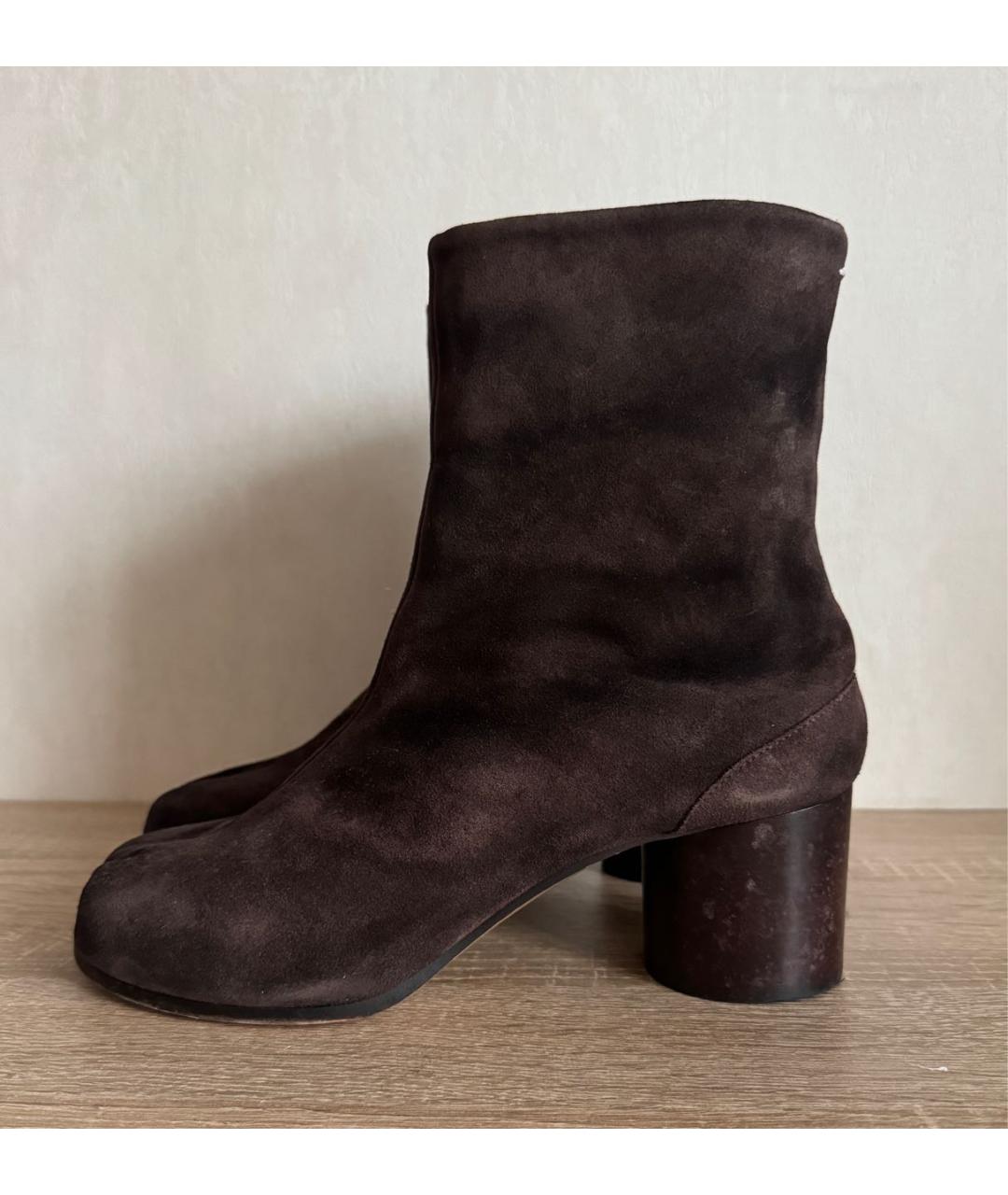 MAISON MARGIELA Коричневые замшевые ботильоны, фото 3