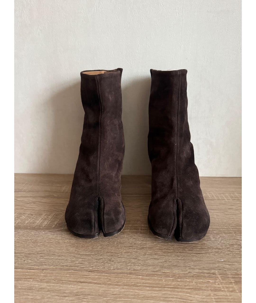 MAISON MARGIELA Коричневые замшевые ботильоны, фото 2